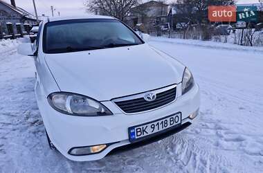 Седан Daewoo Gentra 2014 в Рівному