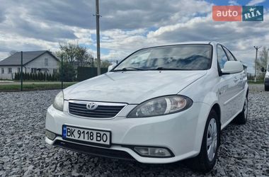 Седан Daewoo Gentra 2014 в Дубні