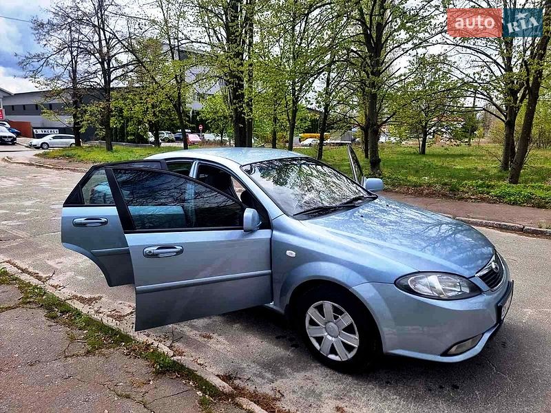Седан Daewoo Gentra 2014 в Киеве