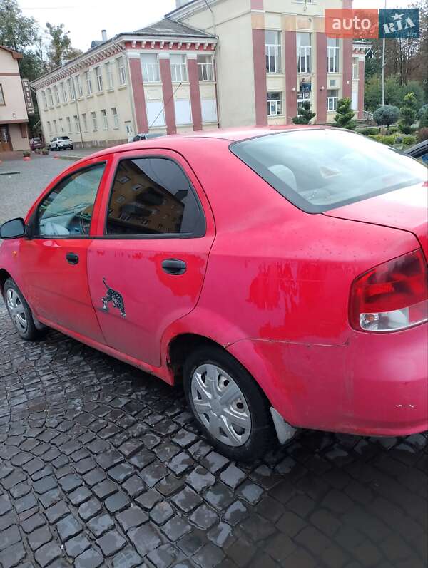 Седан Daewoo Kalos 2003 в Сваляве