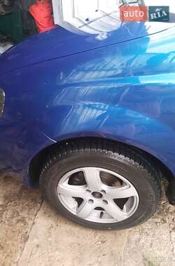 Хэтчбек Daewoo Kalos 2004 в  фото 3 Хэтчбек Daewoo Kalos 2004 в