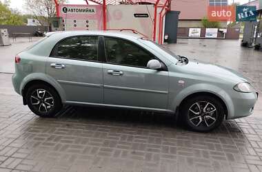 Хетчбек Daewoo Lacetti 2005 в 