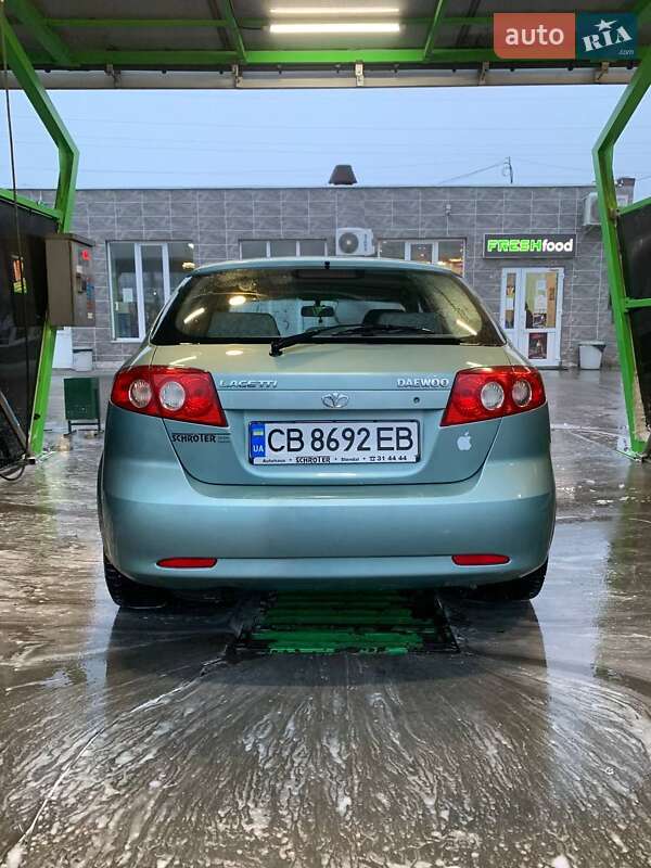 Хэтчбек Daewoo Lacetti 2004 в 
