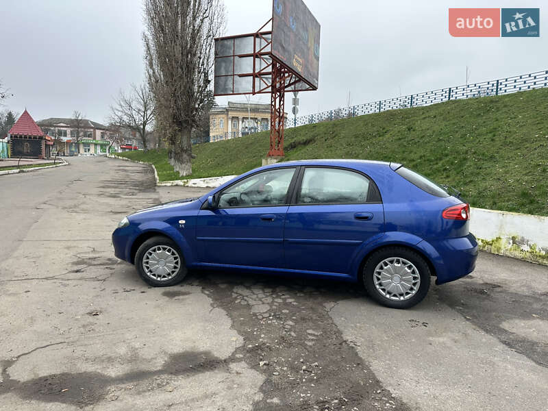 Хетчбек Daewoo Lacetti 2004 в Первомайську