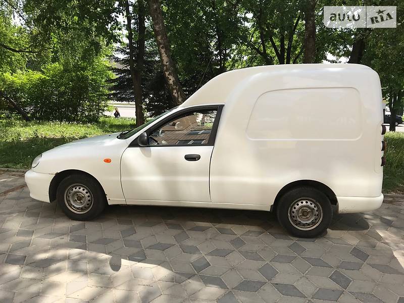 Daewoo Lanos 2012 року