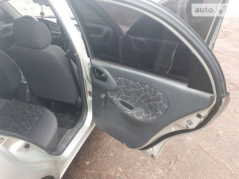 Седан Daewoo Lanos 2003 в Києві