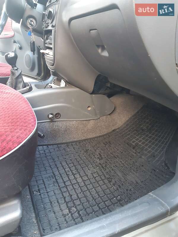 Седан Daewoo Lanos 2005 в Киеве