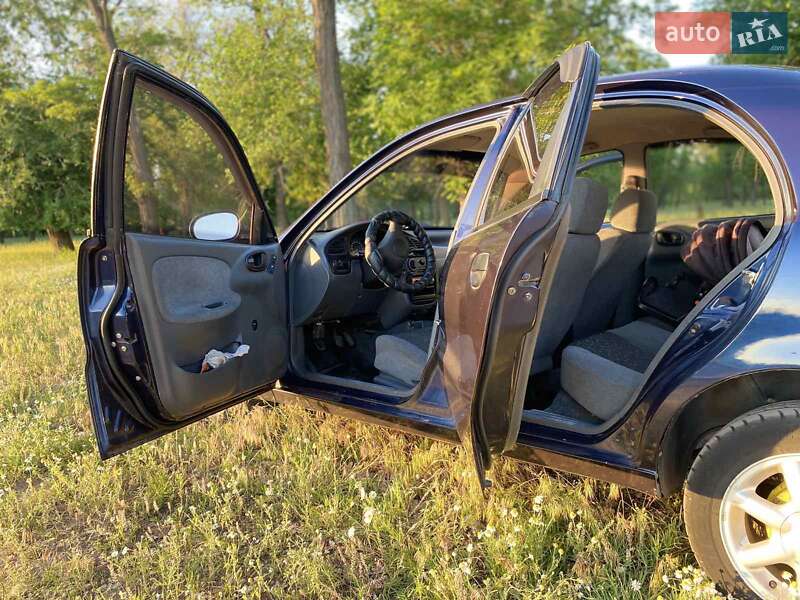 Седан Daewoo Lanos 2006 в Киеве