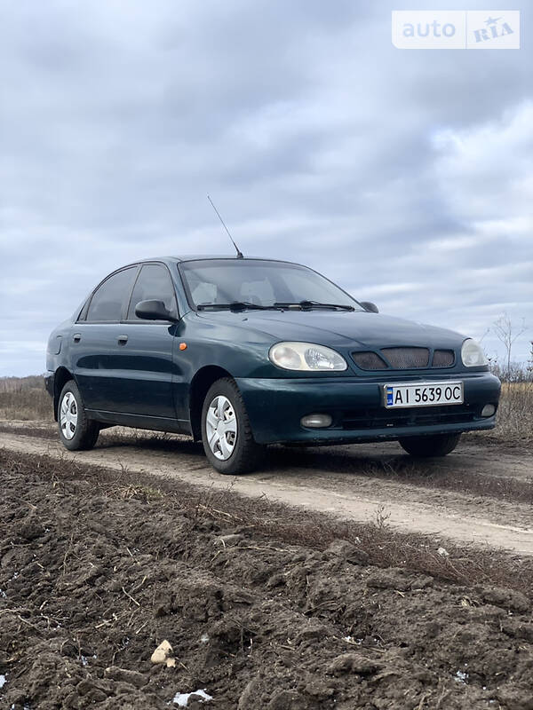 Седан Daewoo Lanos 2004 в Обухове