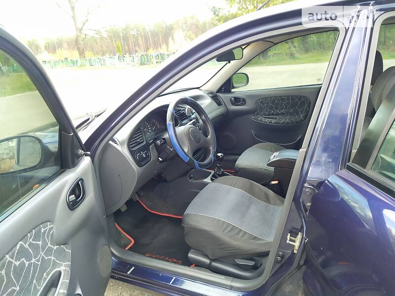 Седан Daewoo Lanos 2003 в Житомире