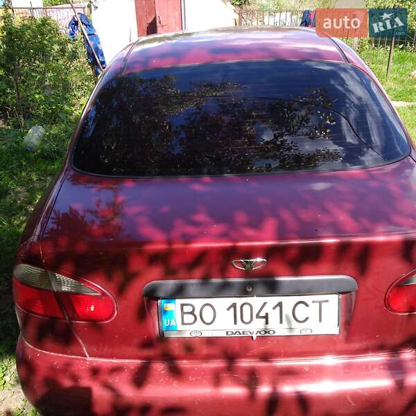 Седан Daewoo Lanos 2004 в Волочиске