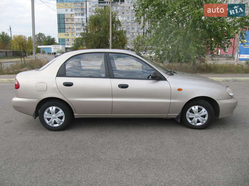 Седан Daewoo Lanos 2004 в Днепре