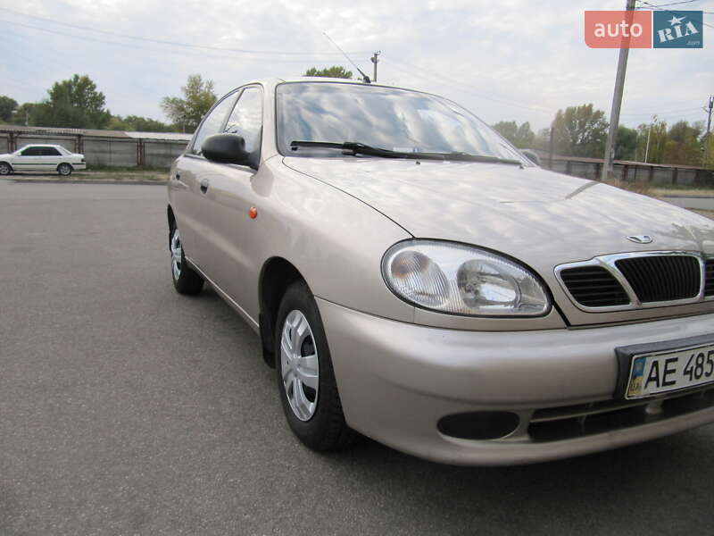 Седан Daewoo Lanos 2004 в Днепре