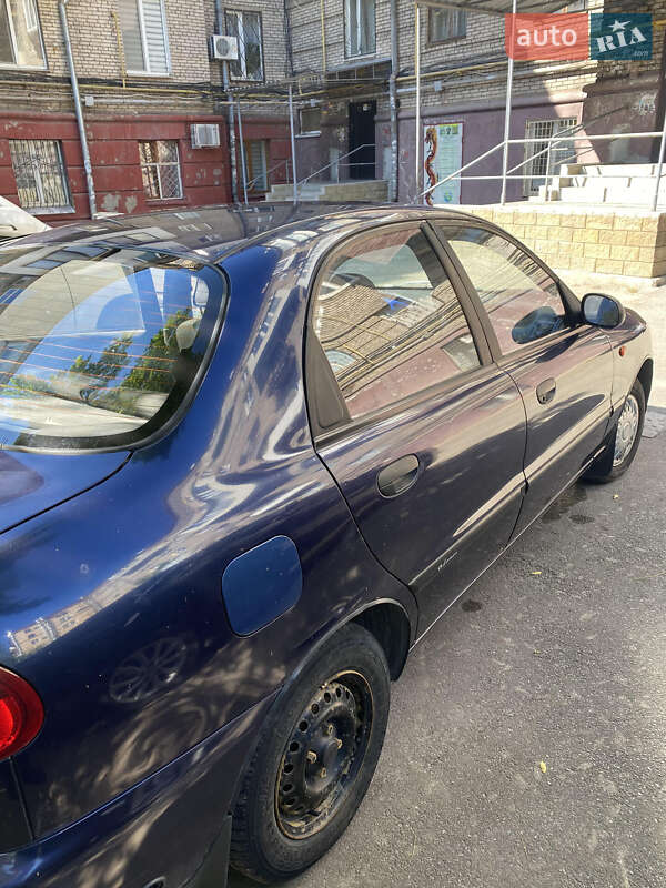 Седан Daewoo Lanos 2002 в Запорожье