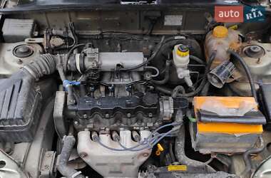 Седан Daewoo Lanos 2006 в Старому Самборі