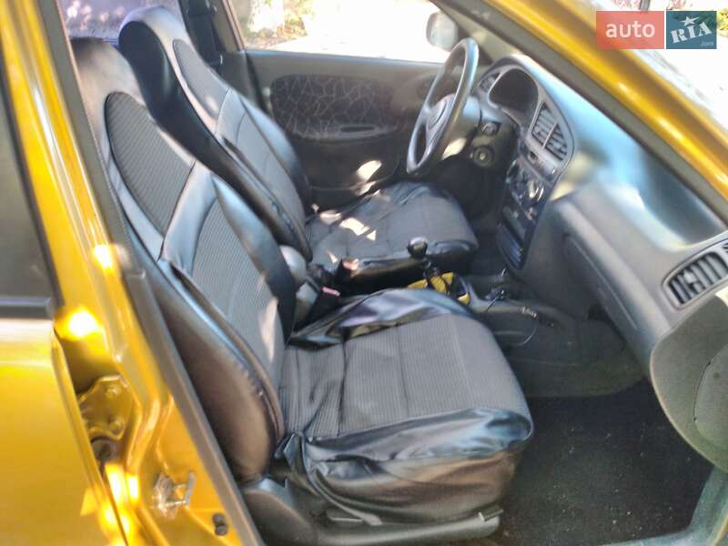 Седан Daewoo Lanos 2003 в Доброславе