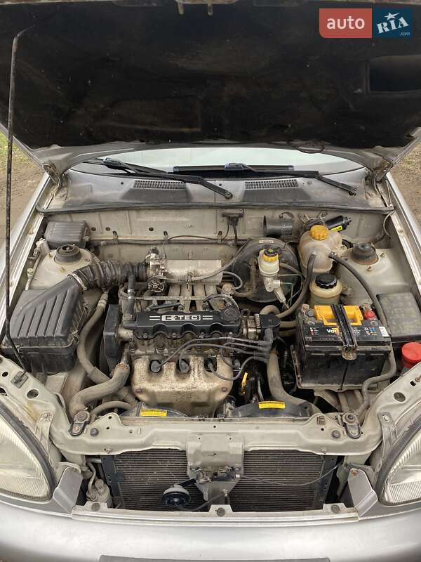 Седан Daewoo Lanos 2004 в Калуше