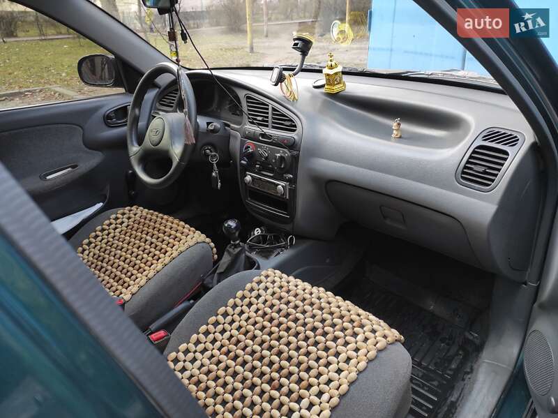 Седан Daewoo Lanos 2004 в Киеве