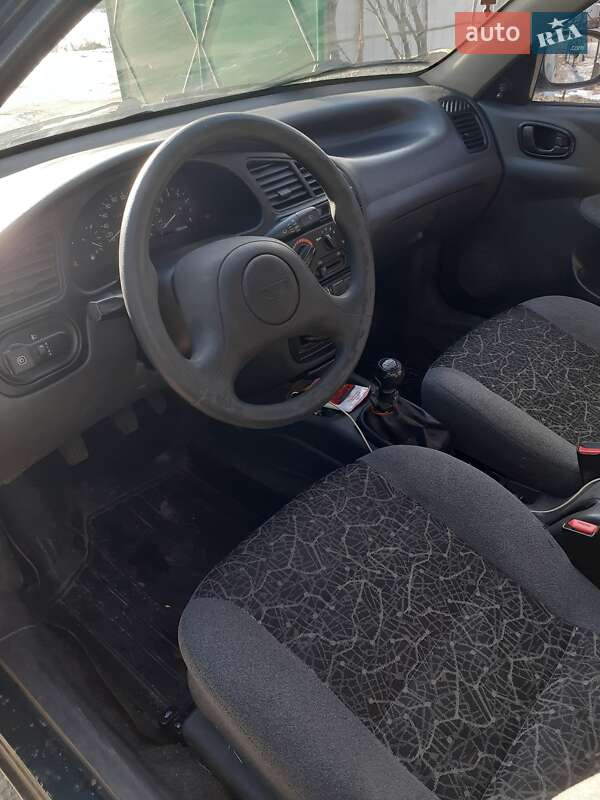 Седан Daewoo Lanos 2006 в Покровском