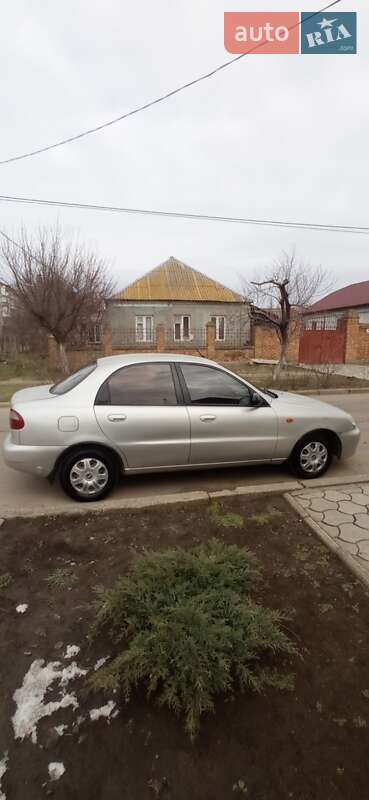Седан Daewoo Lanos 2004 в Миколаєві