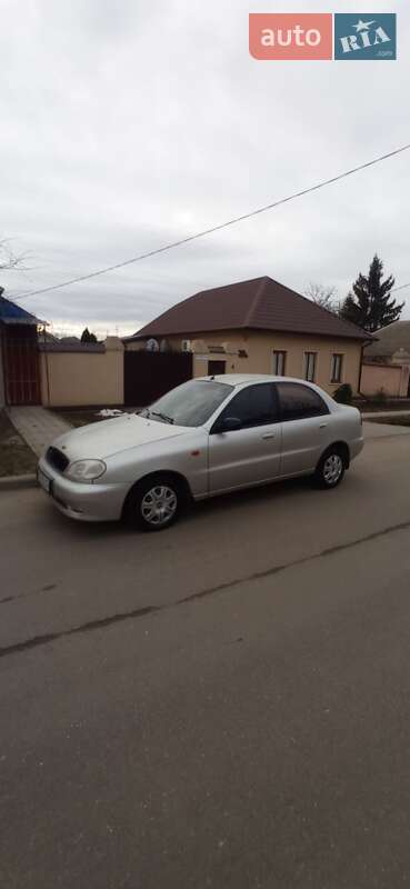 Седан Daewoo Lanos 2004 в Миколаєві