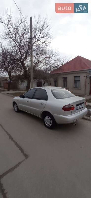 Седан Daewoo Lanos 2004 в Миколаєві
