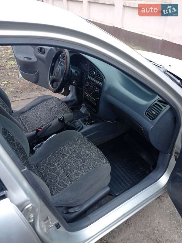 Седан Daewoo Lanos 2004 в Миколаєві