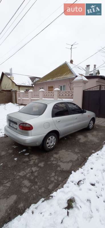 Седан Daewoo Lanos 2004 в Миколаєві