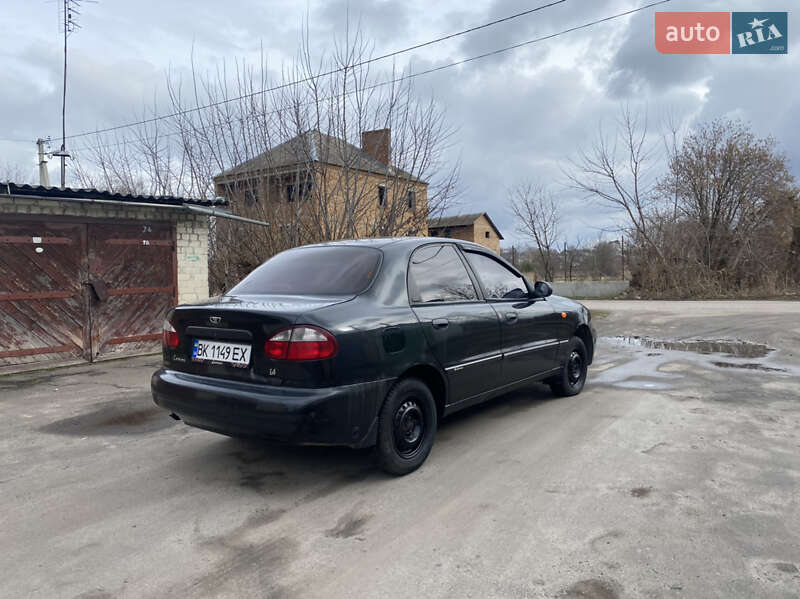 Седан Daewoo Lanos 2008 в Дубні