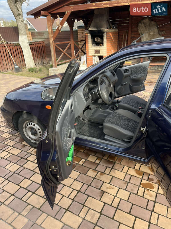 Седан Daewoo Lanos 2003 в Киеве