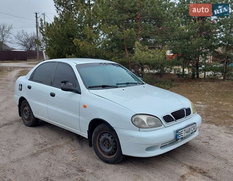 Седан Daewoo Lanos 2004 в Киеве