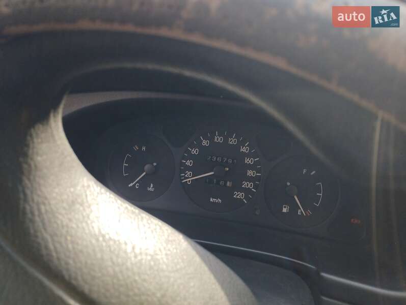 Хэтчбек Daewoo Lanos 2002 в Львове