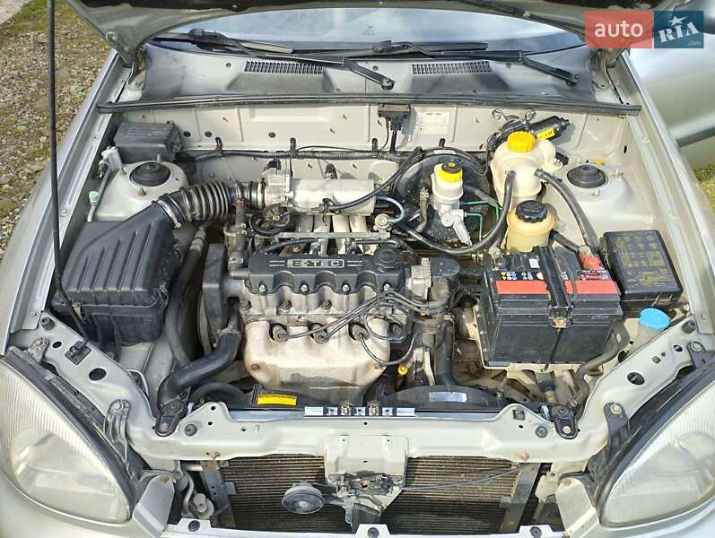 Седан Daewoo Lanos 2004 в Ивано-Франковске