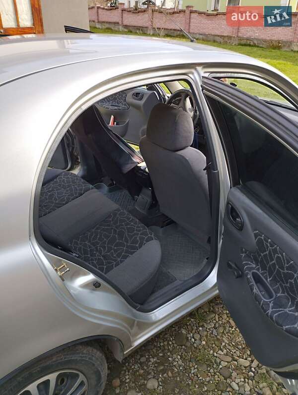 Седан Daewoo Lanos 2004 в Ивано-Франковске