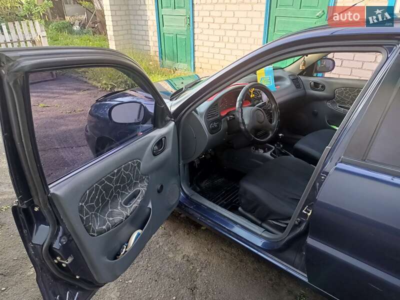 Седан Daewoo Lanos 2004 в Киеве
