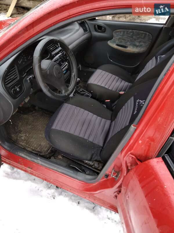 Седан Daewoo Lanos 1999 в Ужгороде