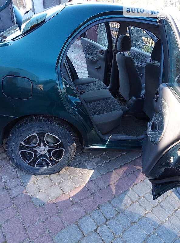 Седан Daewoo Lanos 2003 в Львове