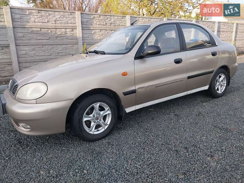 Седан Daewoo Lanos 2004 в Городищеві