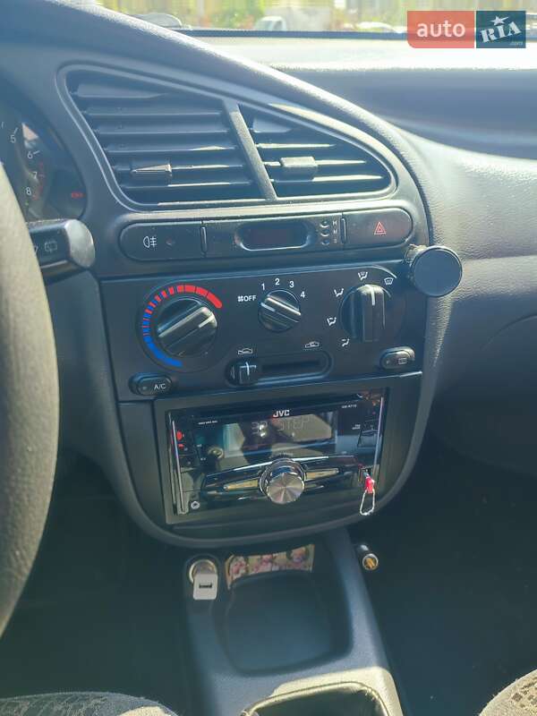 Хетчбек Daewoo Lanos 2004 в Києві