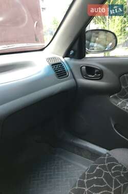 Седан Daewoo Lanos 2003 в Львове