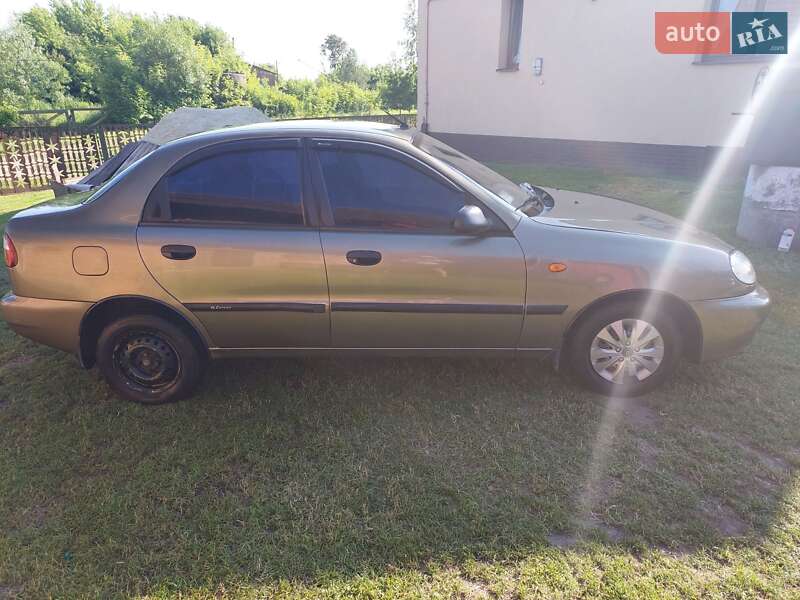 Седан Daewoo Lanos 2006 в Самборі