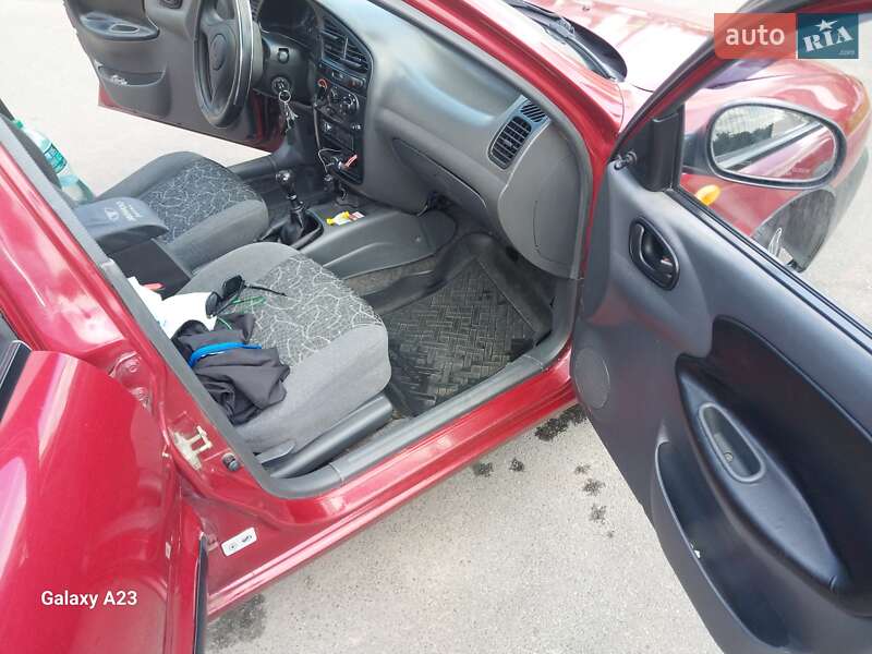 Седан Daewoo Lanos 2006 в Киеве