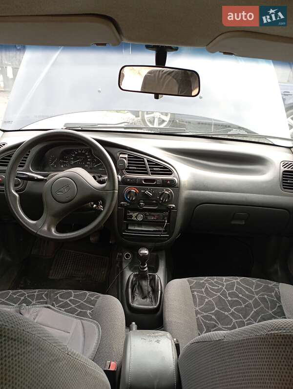 Седан Daewoo Lanos 2002 в Днепре
