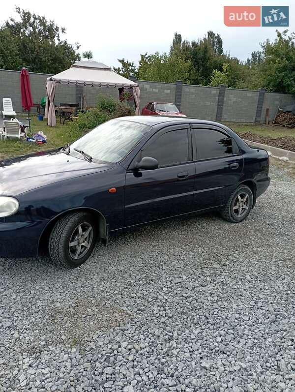 Седан Daewoo Lanos 2002 в Днепре