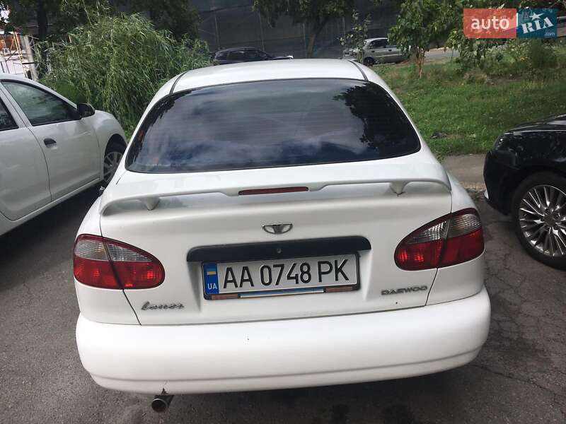 Седан Daewoo Lanos 1999 в Киеве