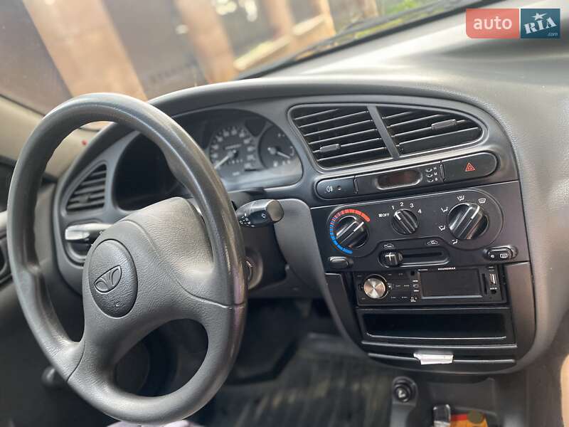 Седан Daewoo Lanos 2003 в Иршаве