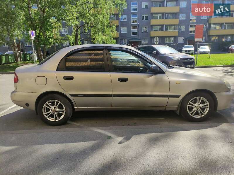 Седан Daewoo Lanos 2004 в Мерефа