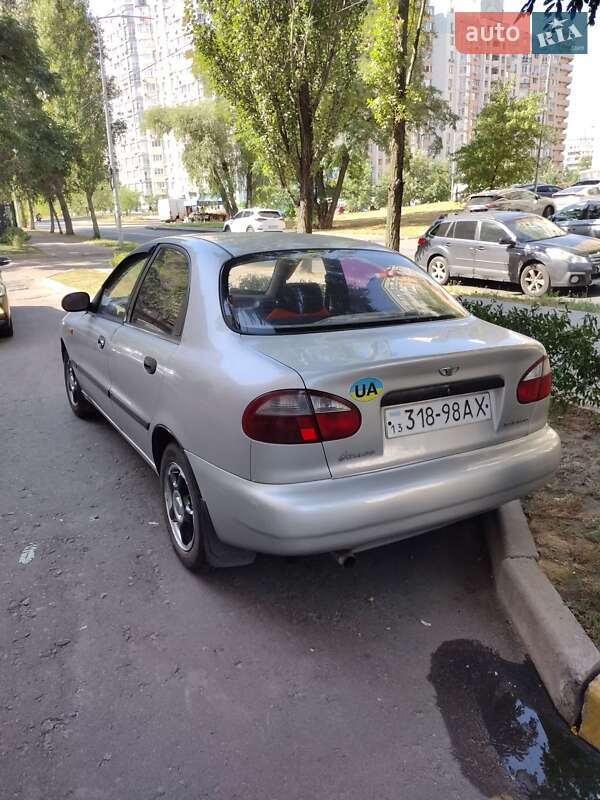 Седан Daewoo Lanos 2004 в Киеве