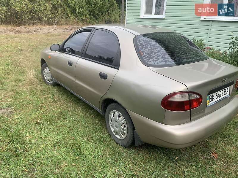 Седан Daewoo Lanos 2008 в Вараше