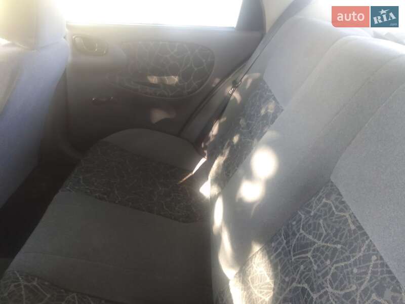 Седан Daewoo Lanos 2004 в Кропивницком